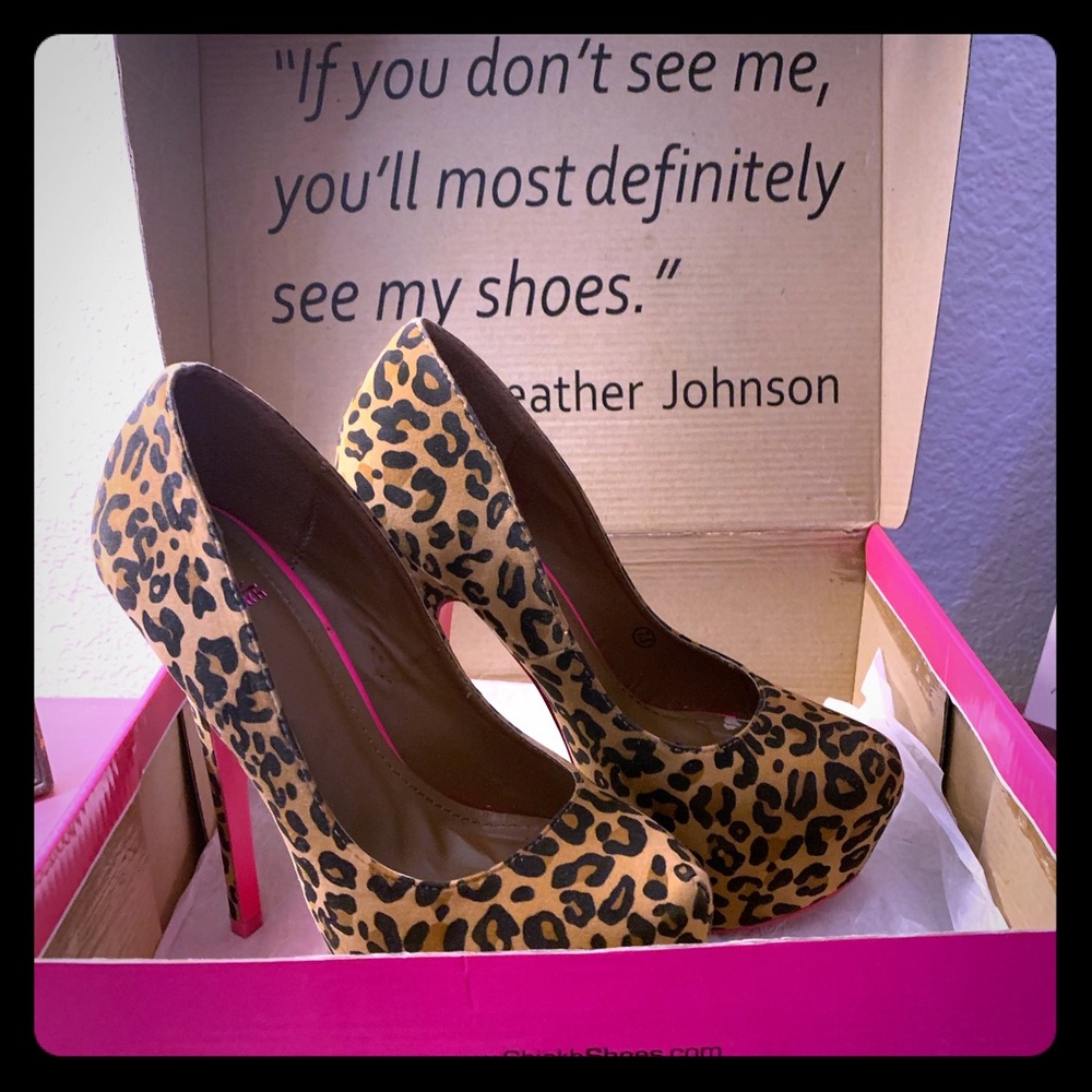 Sheikh leopard platform pumps